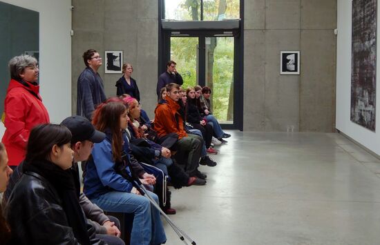 Ausstellungspavillon für den „Birkenau“-Zyklus von Gerhard Richter auf dem Gelände der Internationalen Jugendbegegnungsstätte (IJBS) in Oświęcim